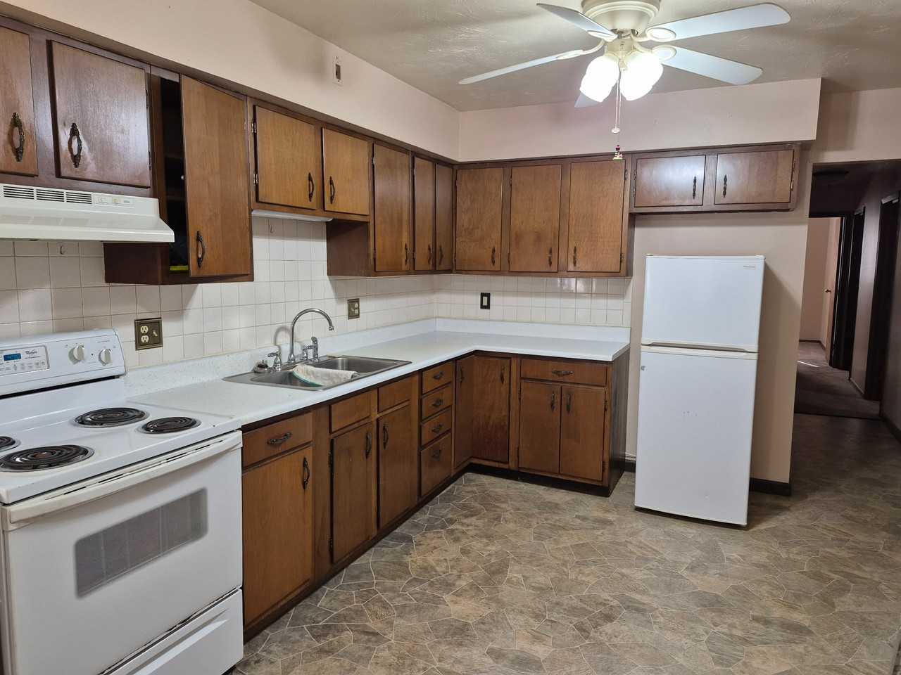 405 Florence St #NA - Photo 3 of 13