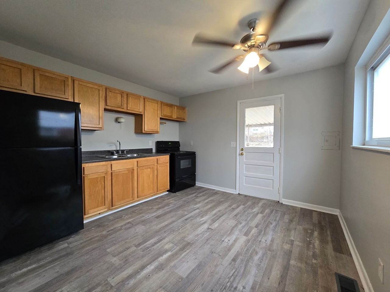 3823 Iberis Ave - Photo 5 of 15