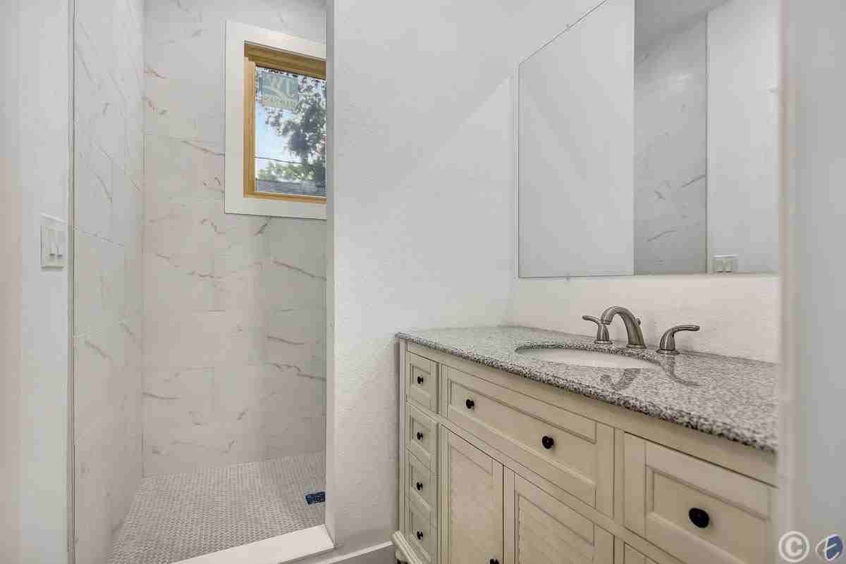 1205 E 15th Ave #1 - Photo 3 of 20
