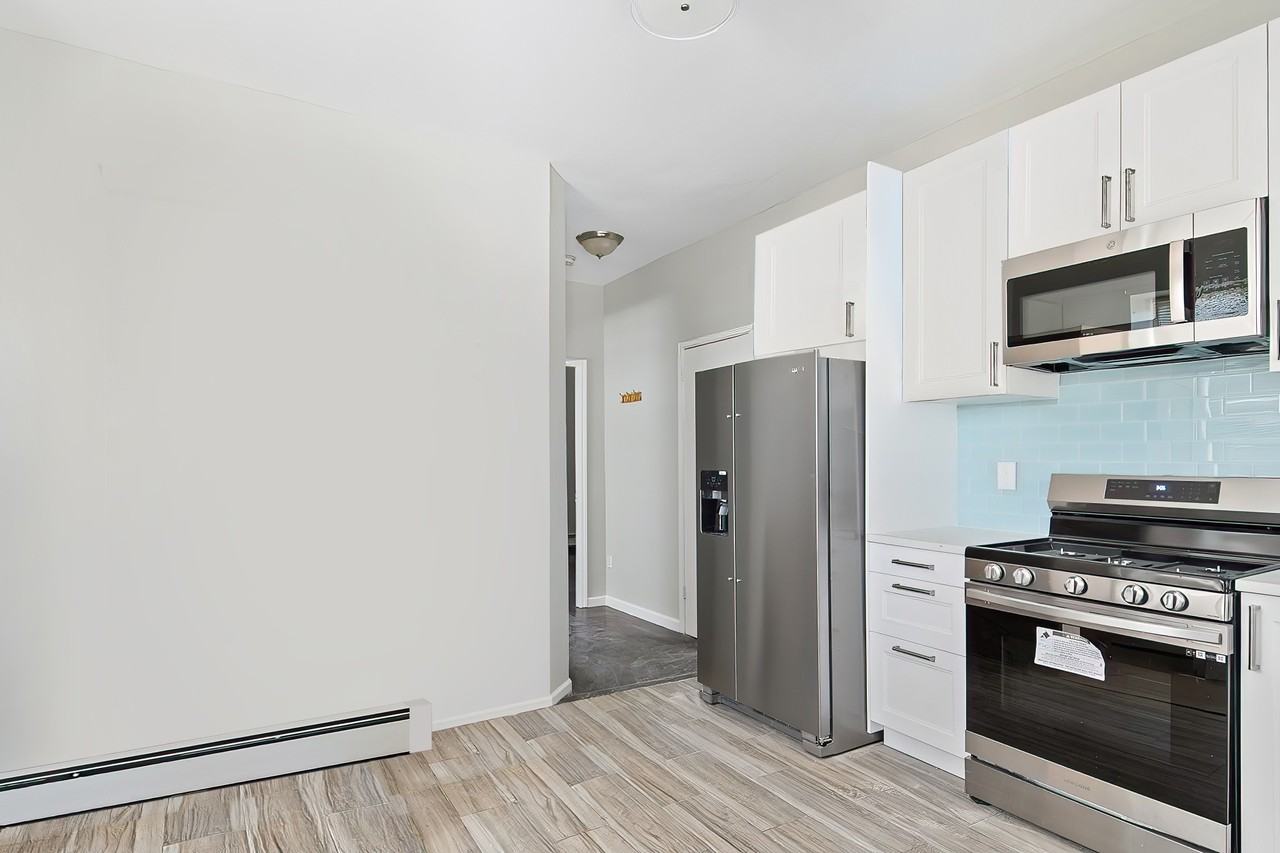 118 Maple Ave #1 - Photo 2 of 5