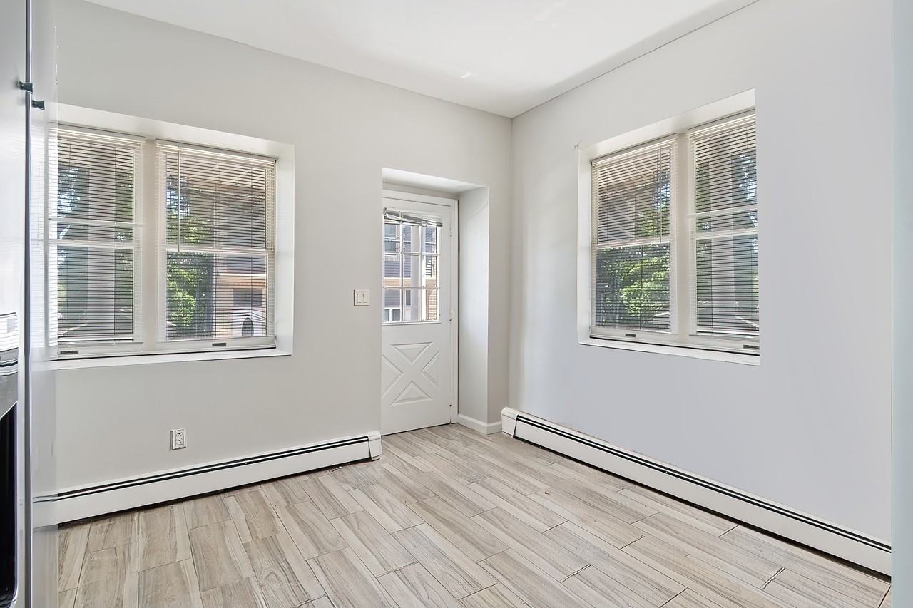 118 Maple Ave #1 - Photo 3 of 5