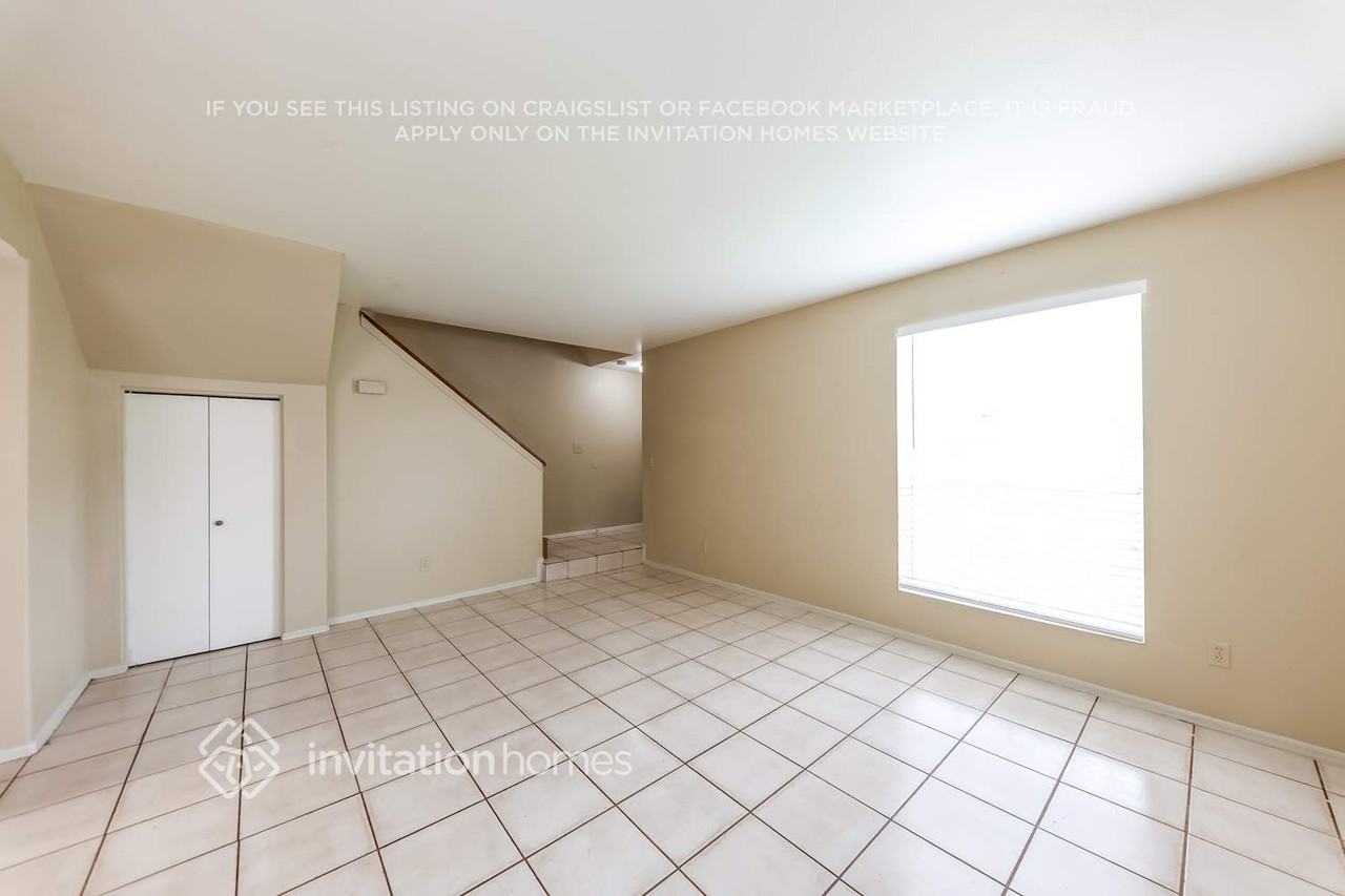 2349 W Garden Dr - Photo 4 of 18