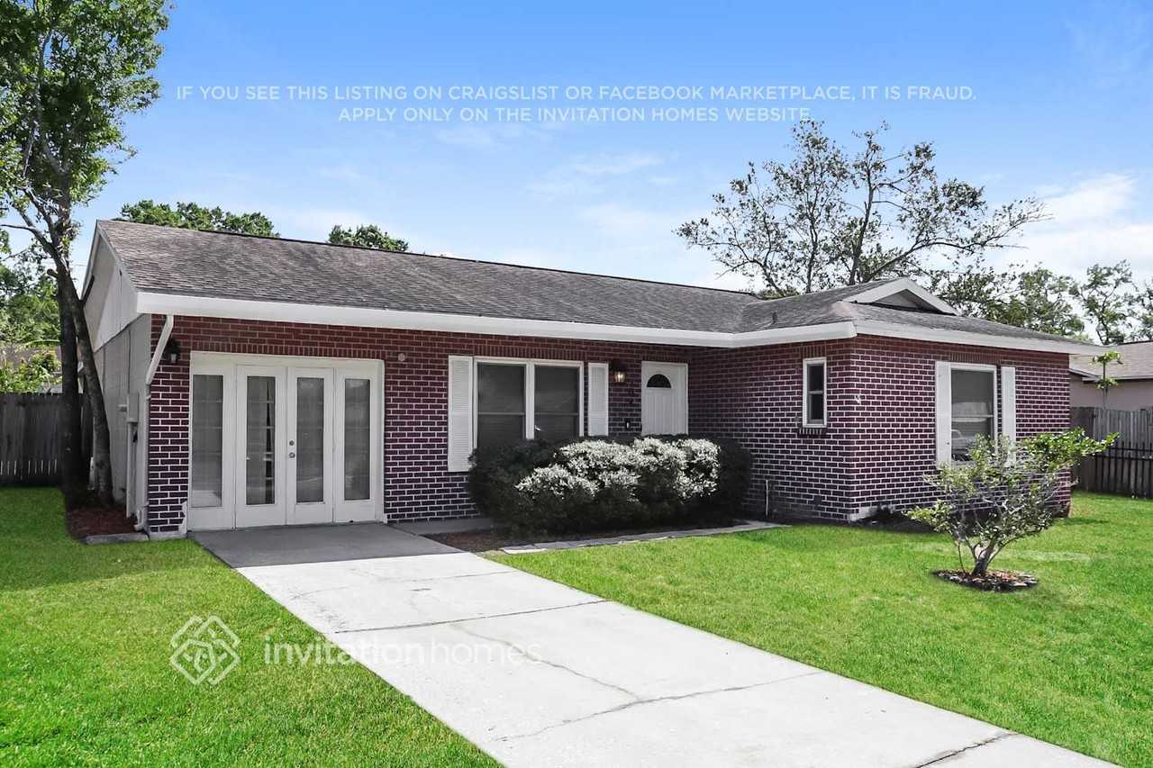 104 Circle Hill Dr - Photo 3 of 17