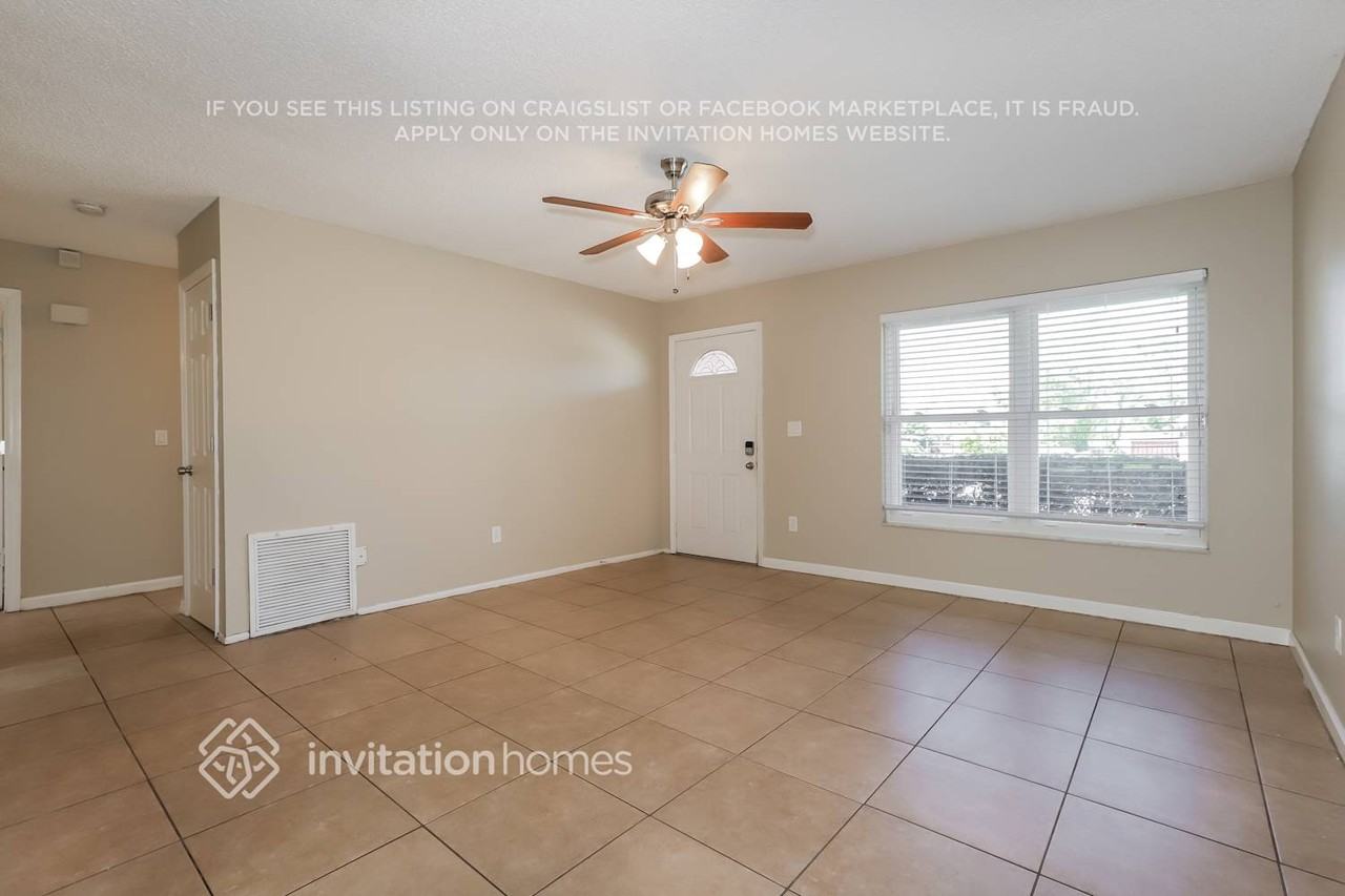 104 Circle Hill Dr - Photo 4 of 17