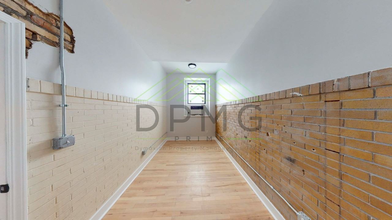 1030 S Holmes St #312 - Photo 5 of 7