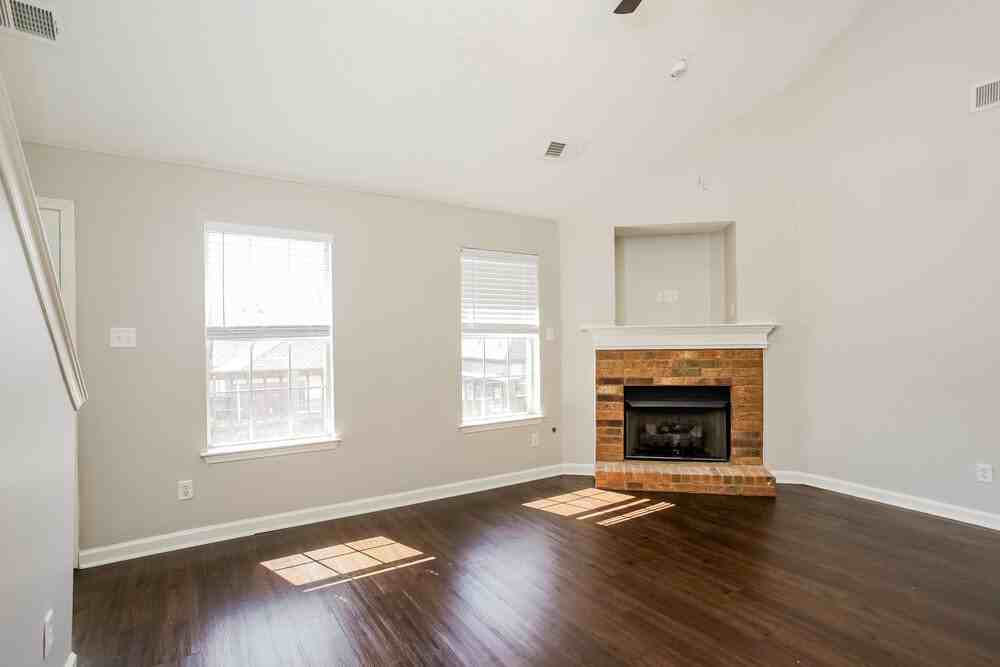 10115 Cross Valley Dr - Photo 4 of 17