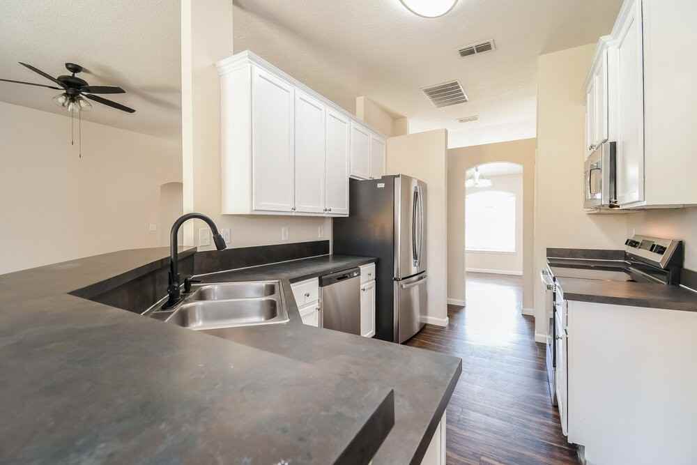2828 Ravine Hill Dr - Photo 6 of 16
