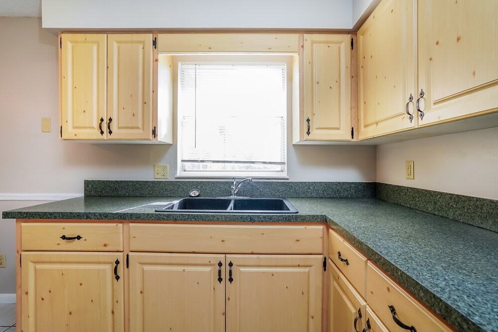 405 Morgan Cir S - Photo 7 of 16