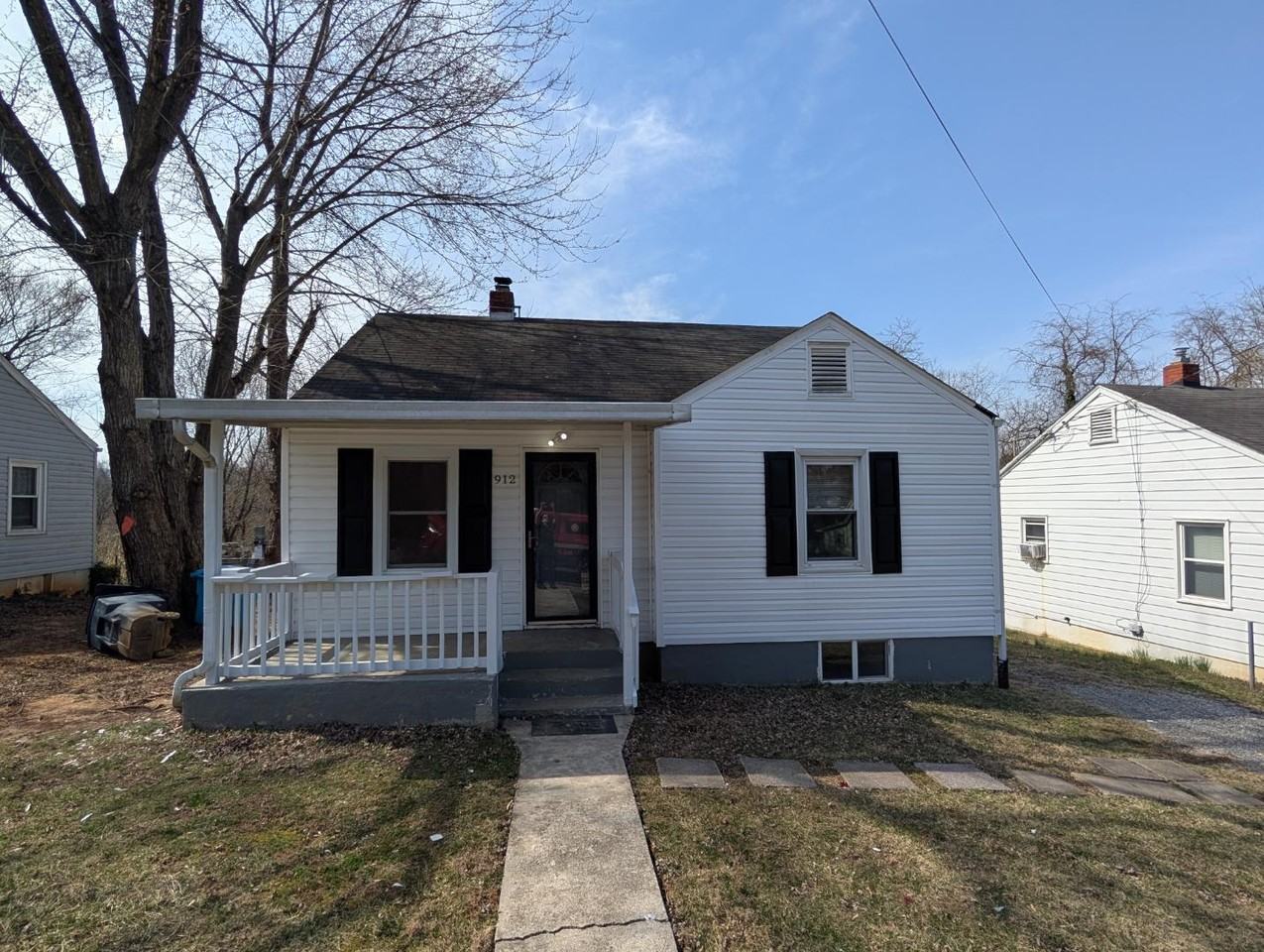 912 Polk St Nw - Photo 2 of 20