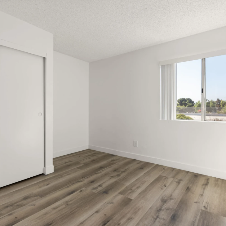 202 W San Ysidro Blvd - Photo 2 of 15