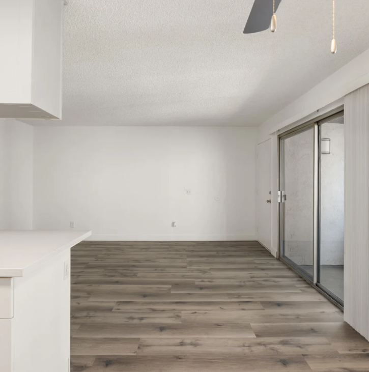 202 W San Ysidro Blvd - Photo 3 of 15