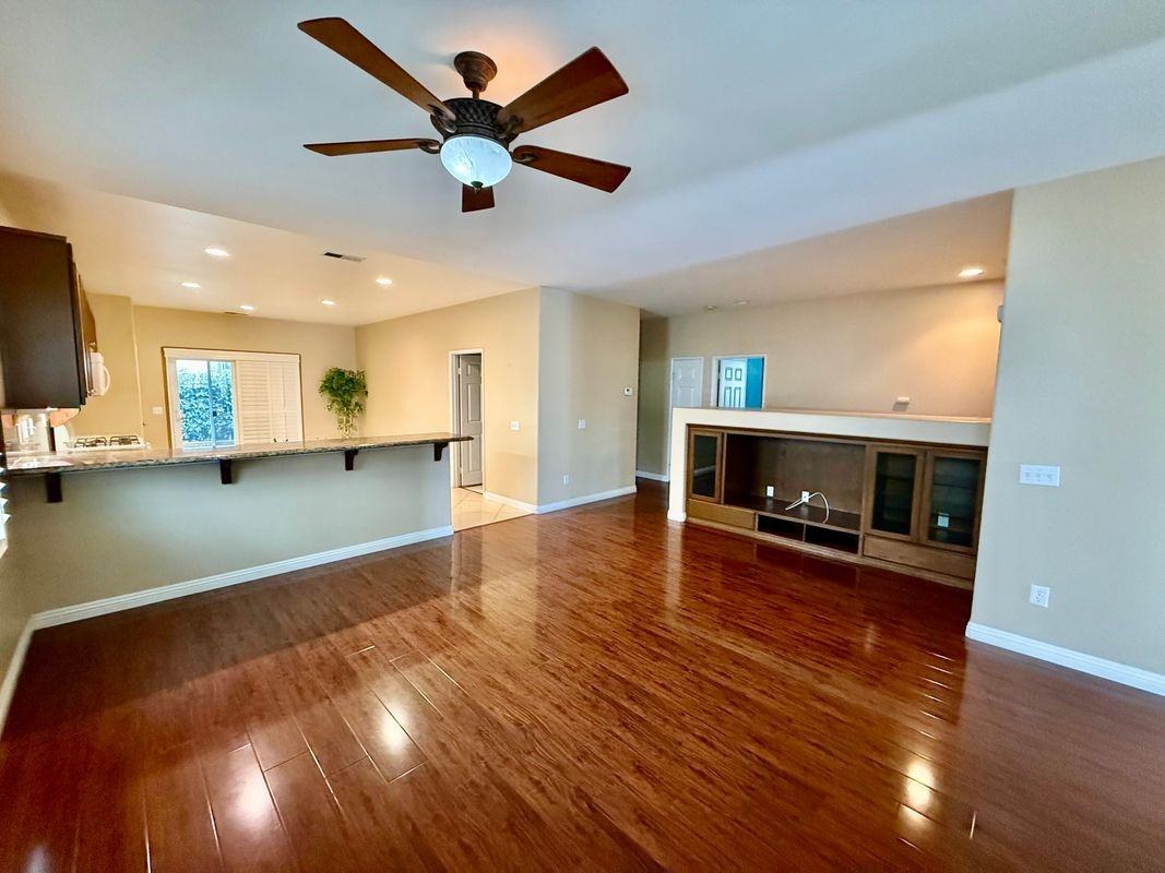 11811 Rockingham Ct - Photo 3 of 10