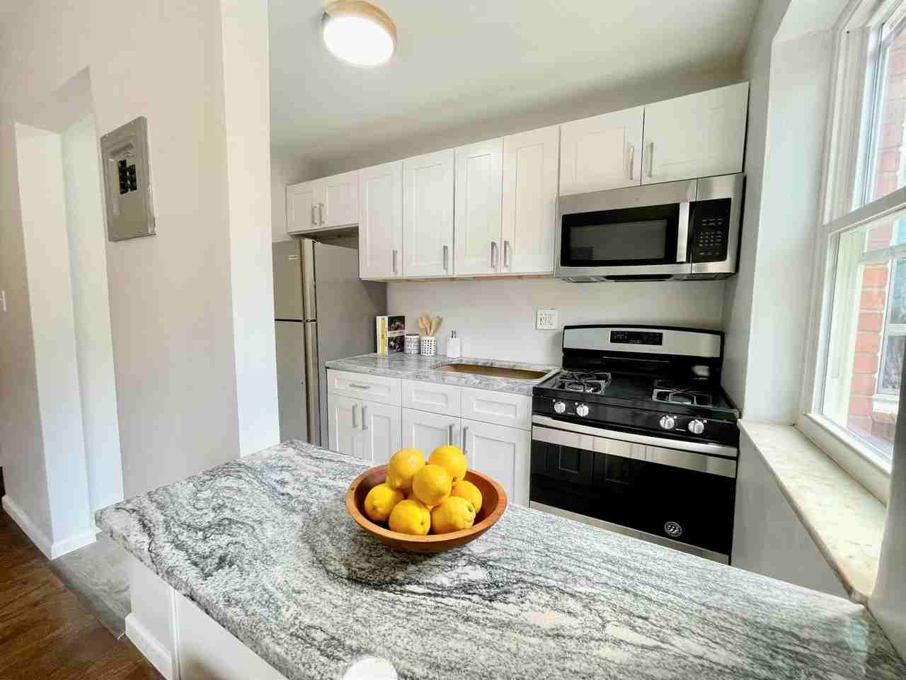 Oak Ridge Apartments - Photo 4 of 18
