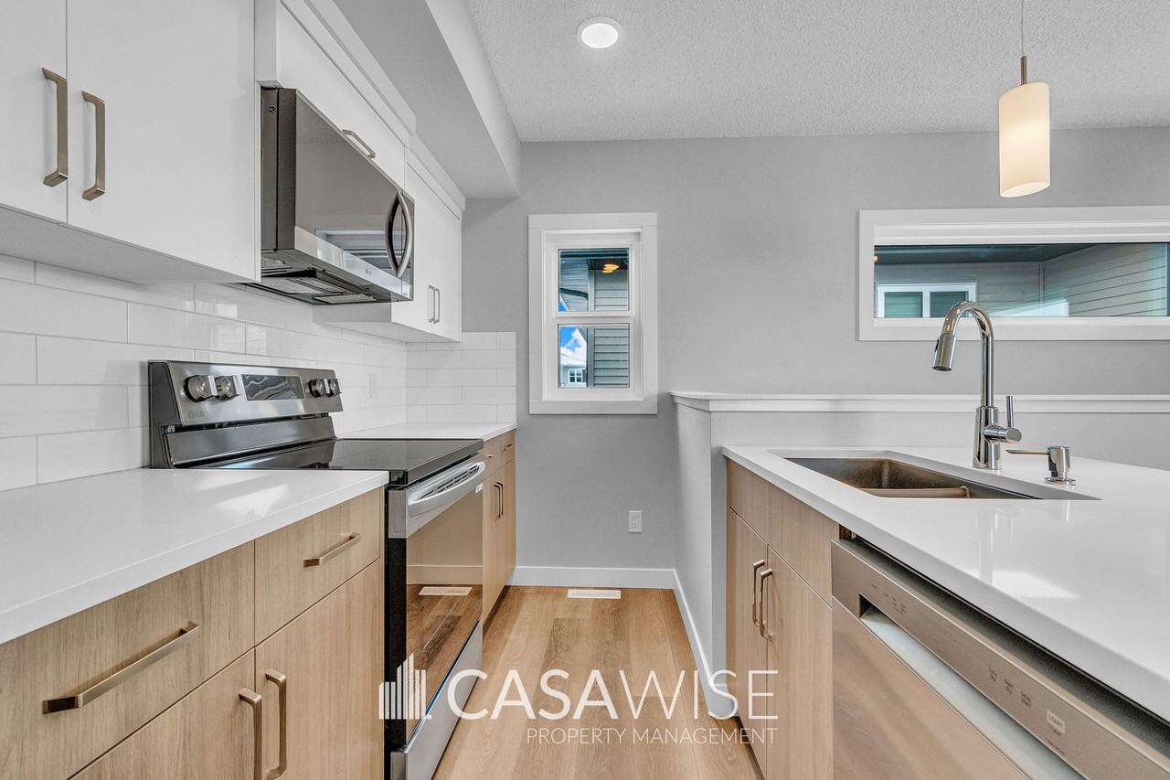 1057G Berg Pl #GS - Photo 3 of 15