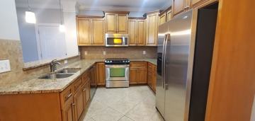 featured image of 238 E Lewis St