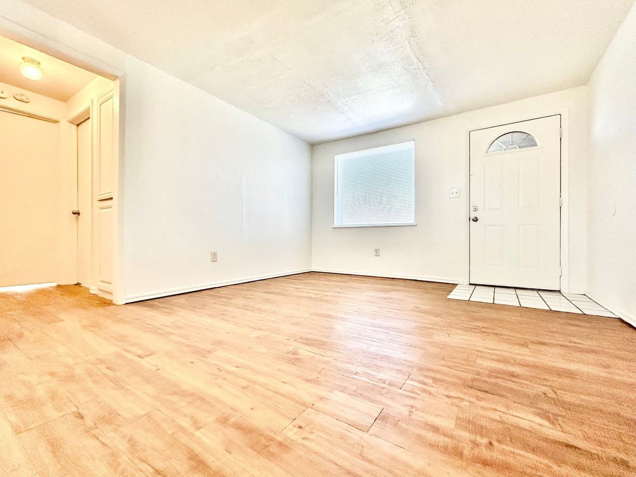 1700 Karen Dr - Photo 5 of 22