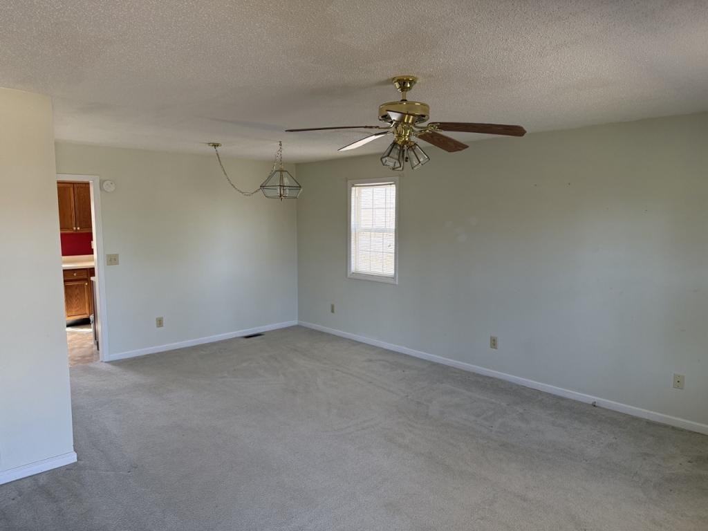 706 S Cherokee St - Photo 2 of 15