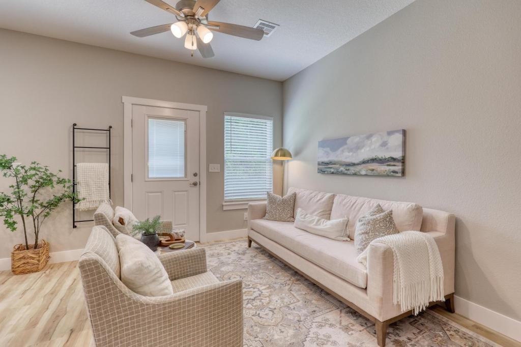 3425 S Kenser Ct - Photo 7 of 42