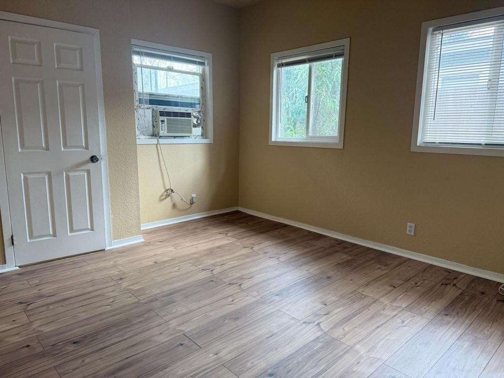 317 Pleasant St - Photo 2 of 7