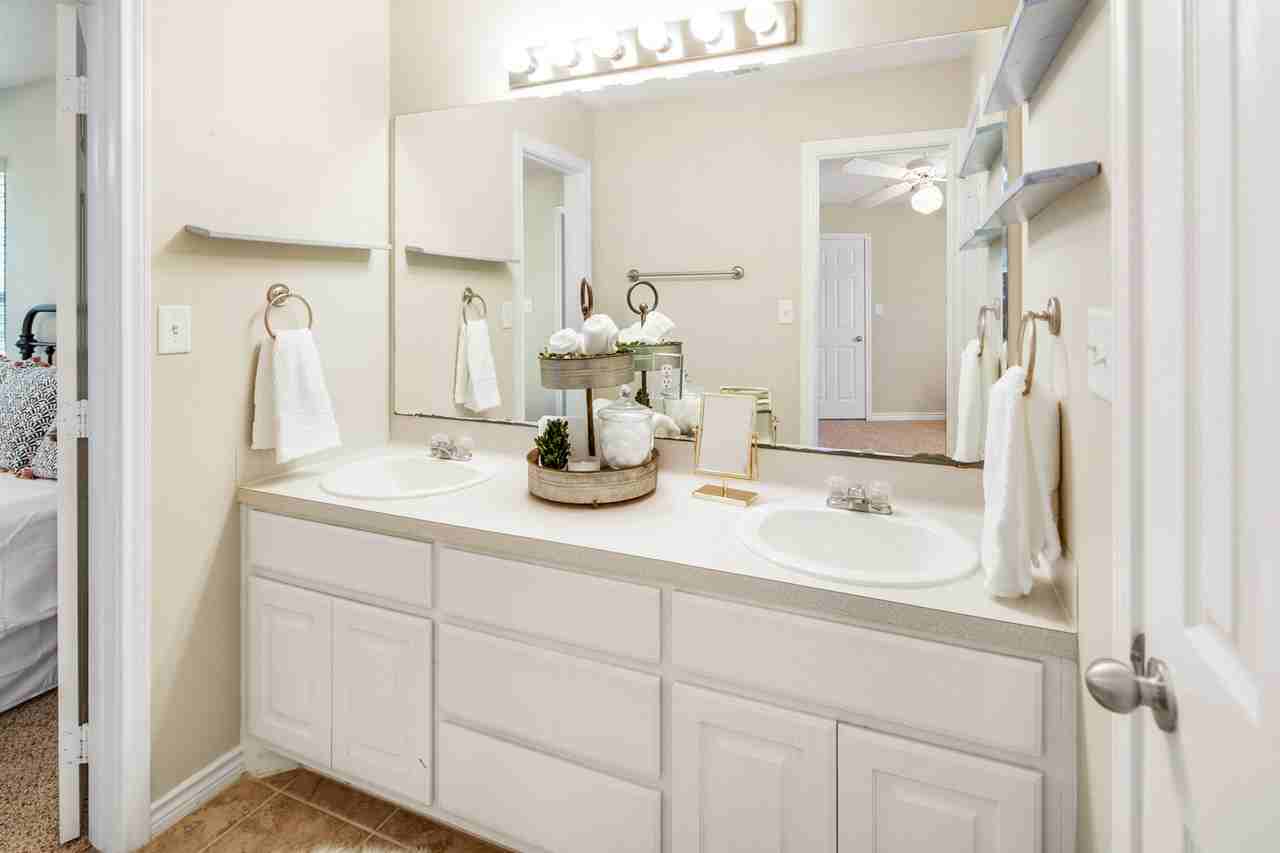 9937 Riskys Ranch Dr - Photo 3 of 26