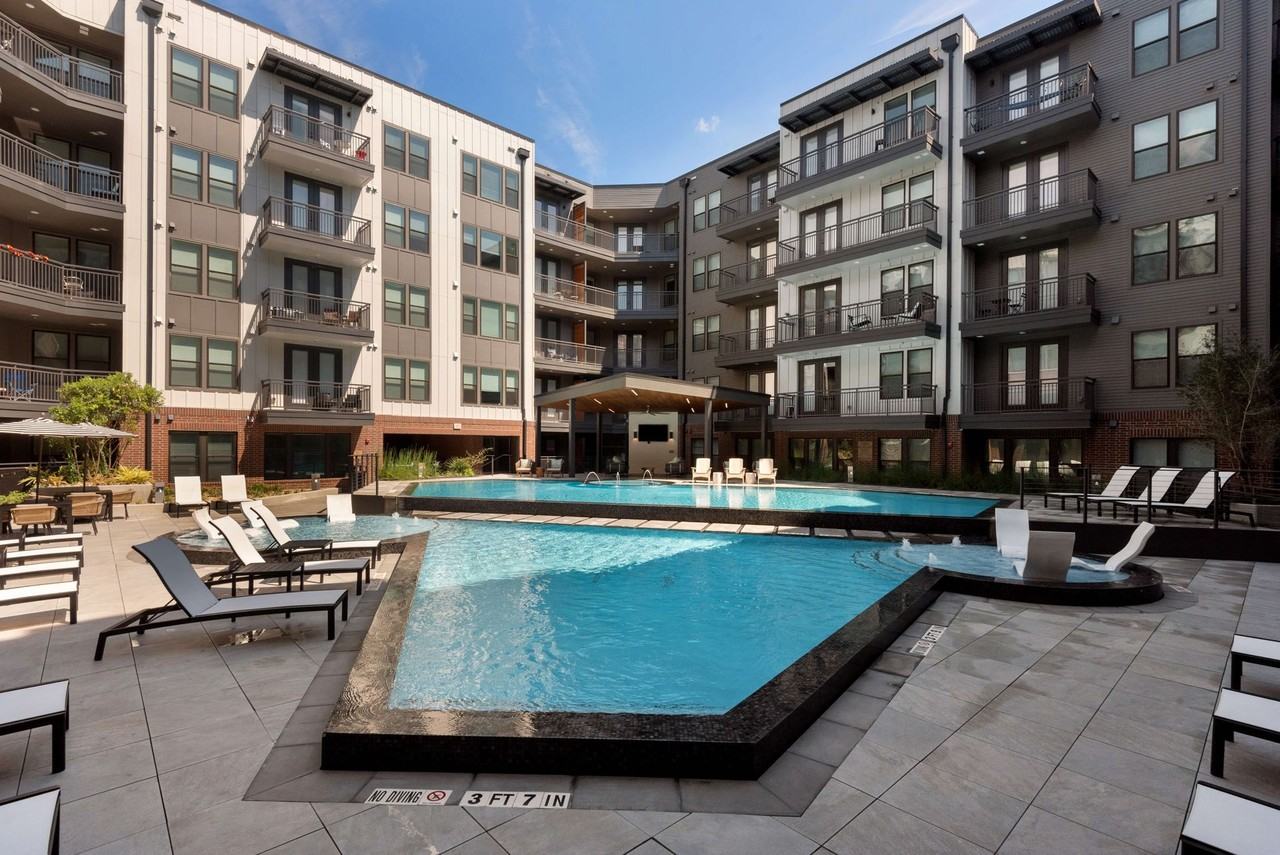 Troubadour Apartments - Photo 4 of 50