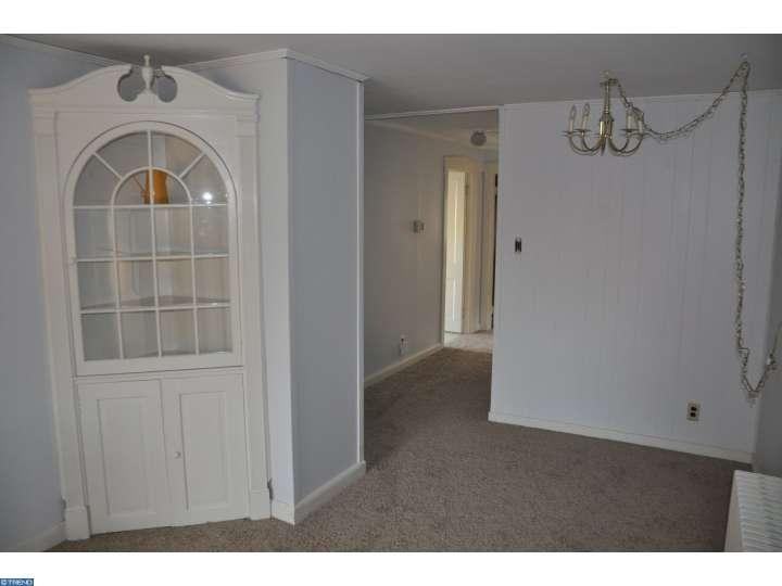 269 W Kings Hwy - Photo 3 of 8