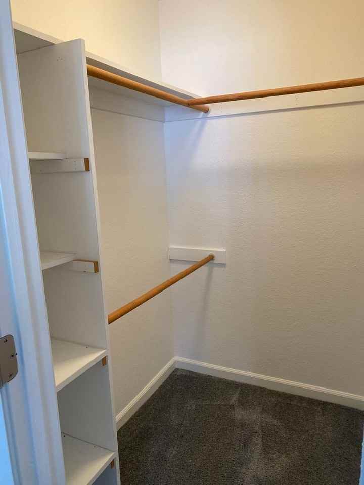 422 -  CENTRAL PARK APARTMENTS - Photo 4 of 12