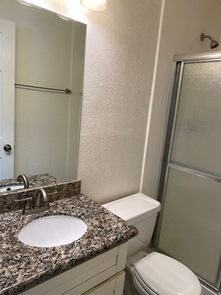 422 -  CENTRAL PARK APARTMENTS - Photo 7 of 12