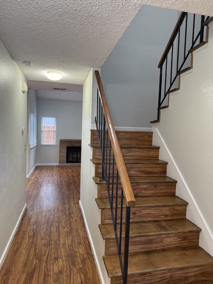 242 Birch Creek Dr - Photo 3 of 20