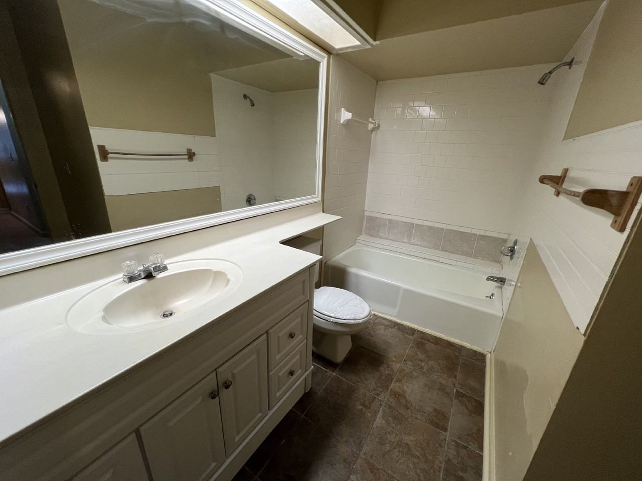 406 Club Dr - Photo 6 of 15