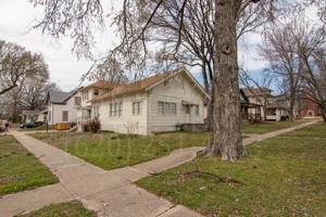 featured image of 319 S 10th St