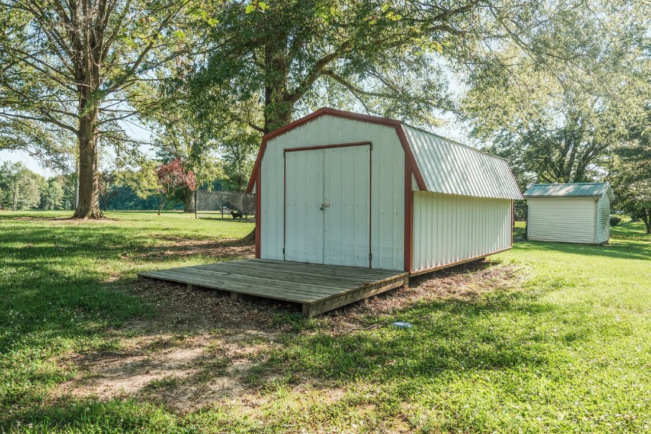 101 Woodside Dr - Photo 2 of 19