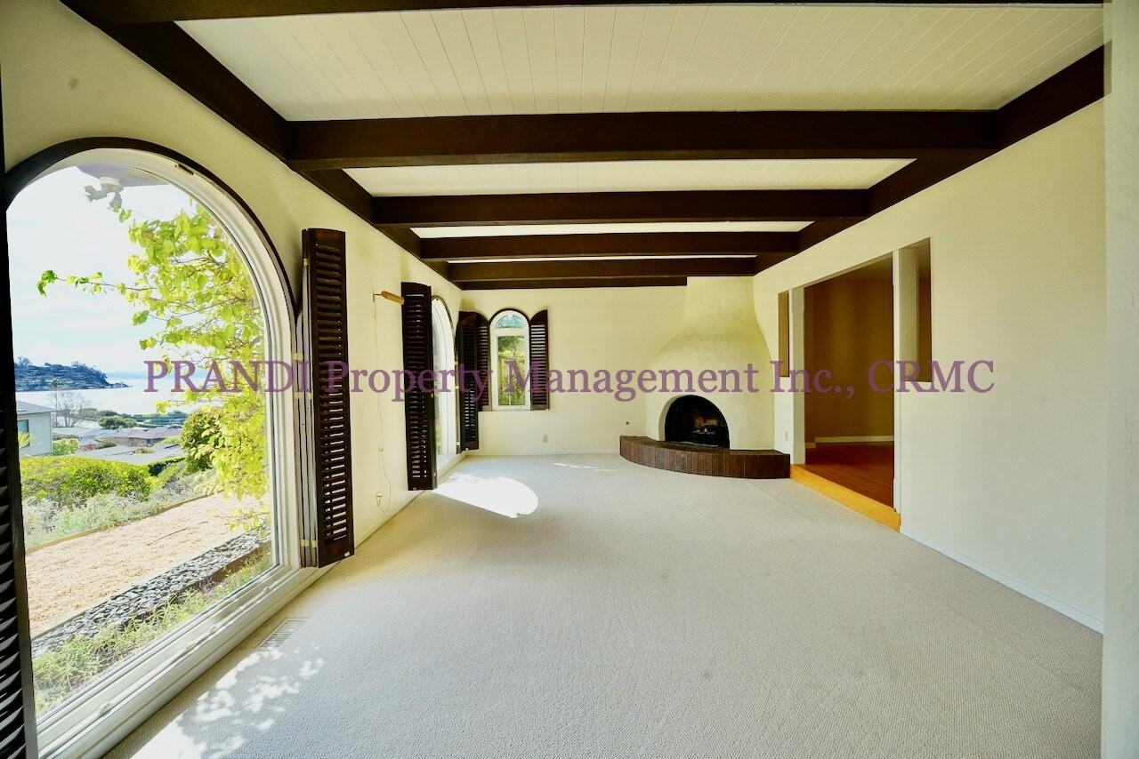 7 Theresa Ct - Photo 3 of 31