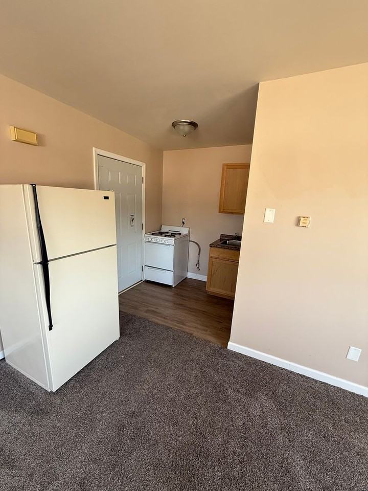 240 Tedmark Ct. - Photo 2 of 8