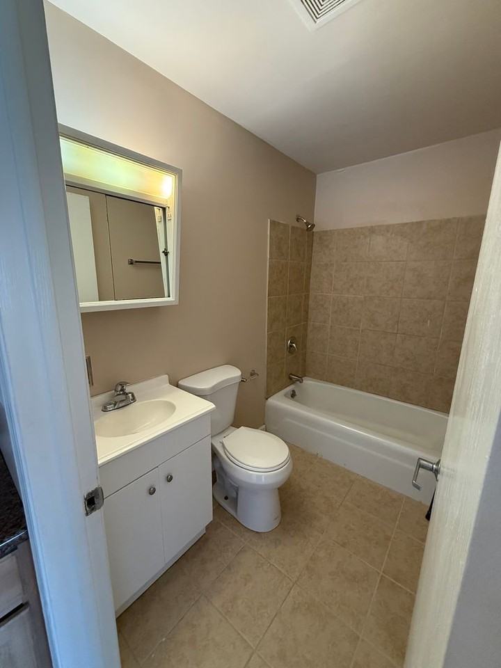 240 Tedmark Ct. - Photo 3 of 8