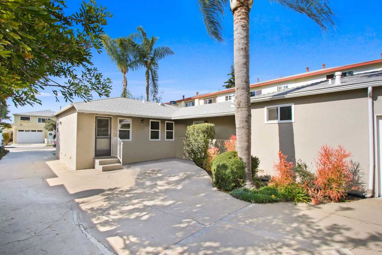 1531 Harvard St in Santa Monica - Photo 3 of 4