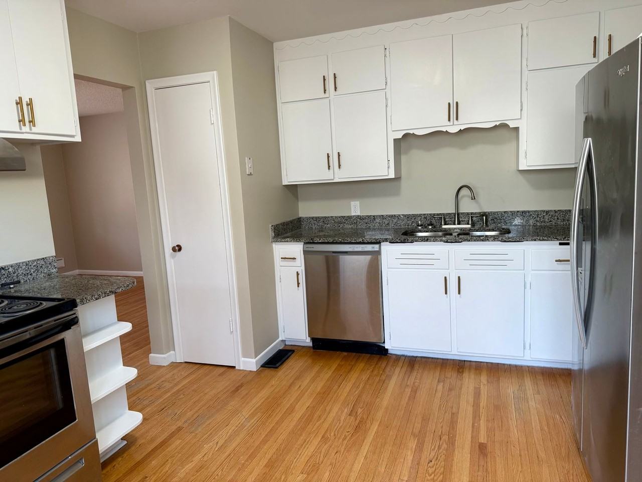 163 Roselawn Ave E - Photo 2 of 30