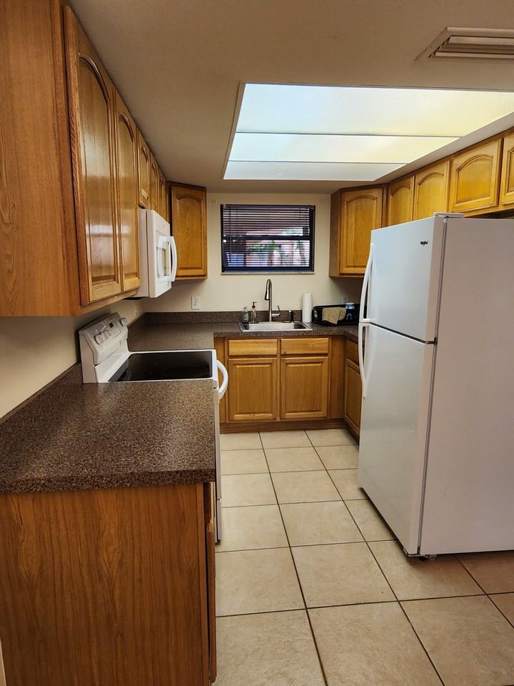 12491 Mcgregor Blvd #4 - Photo 4 of 16