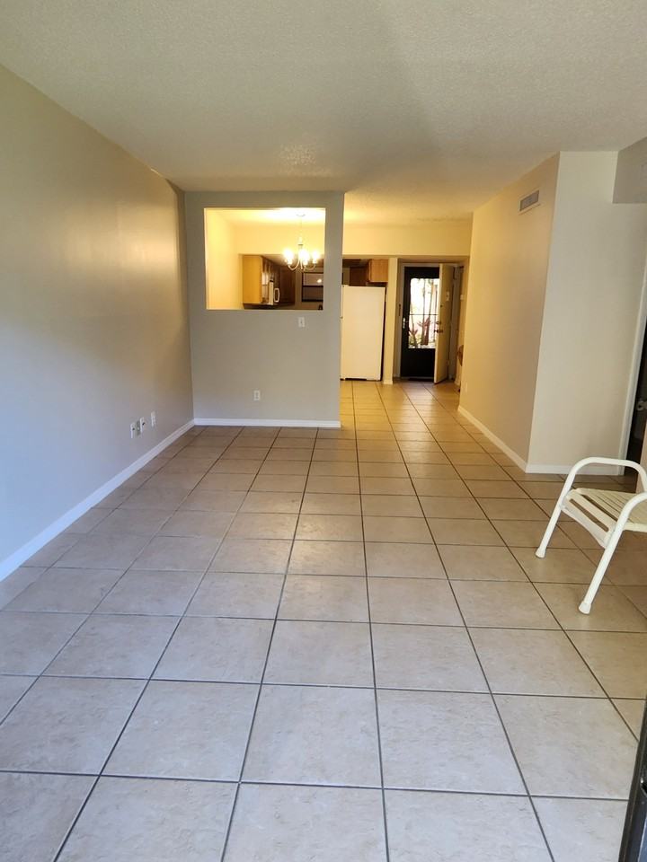 12491 Mcgregor Blvd #4 - Photo 5 of 16