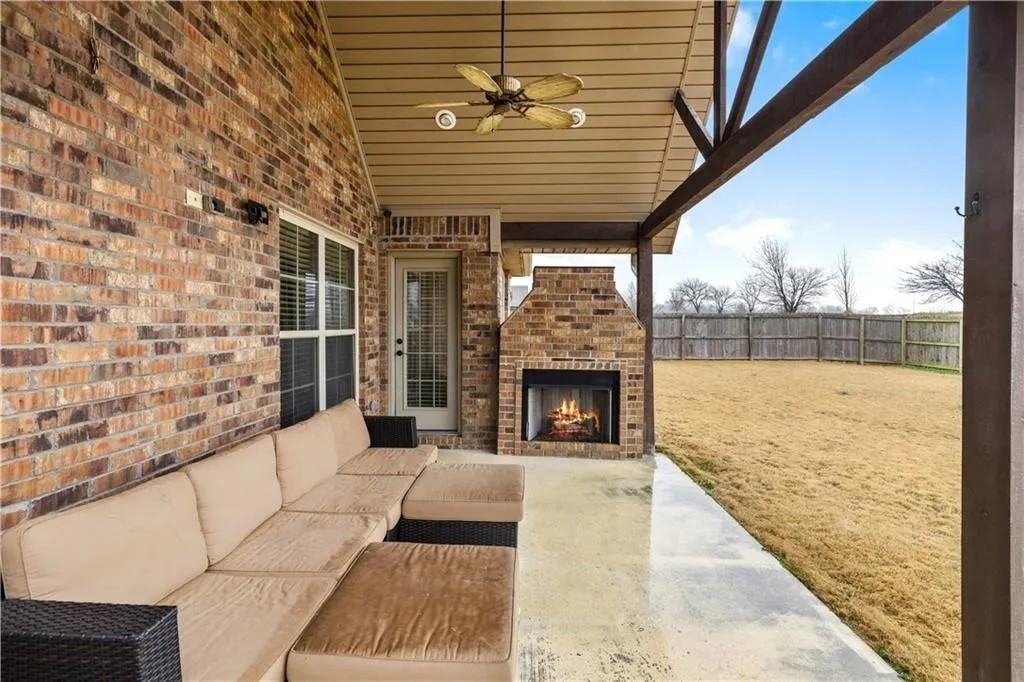 3907 Sw Flatrock Ave #NA - Photo 4 of 4