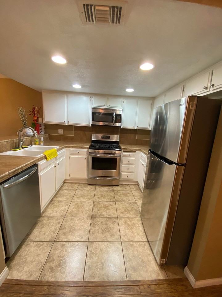 12917 Saddleback Pl - Photo 3 of 21