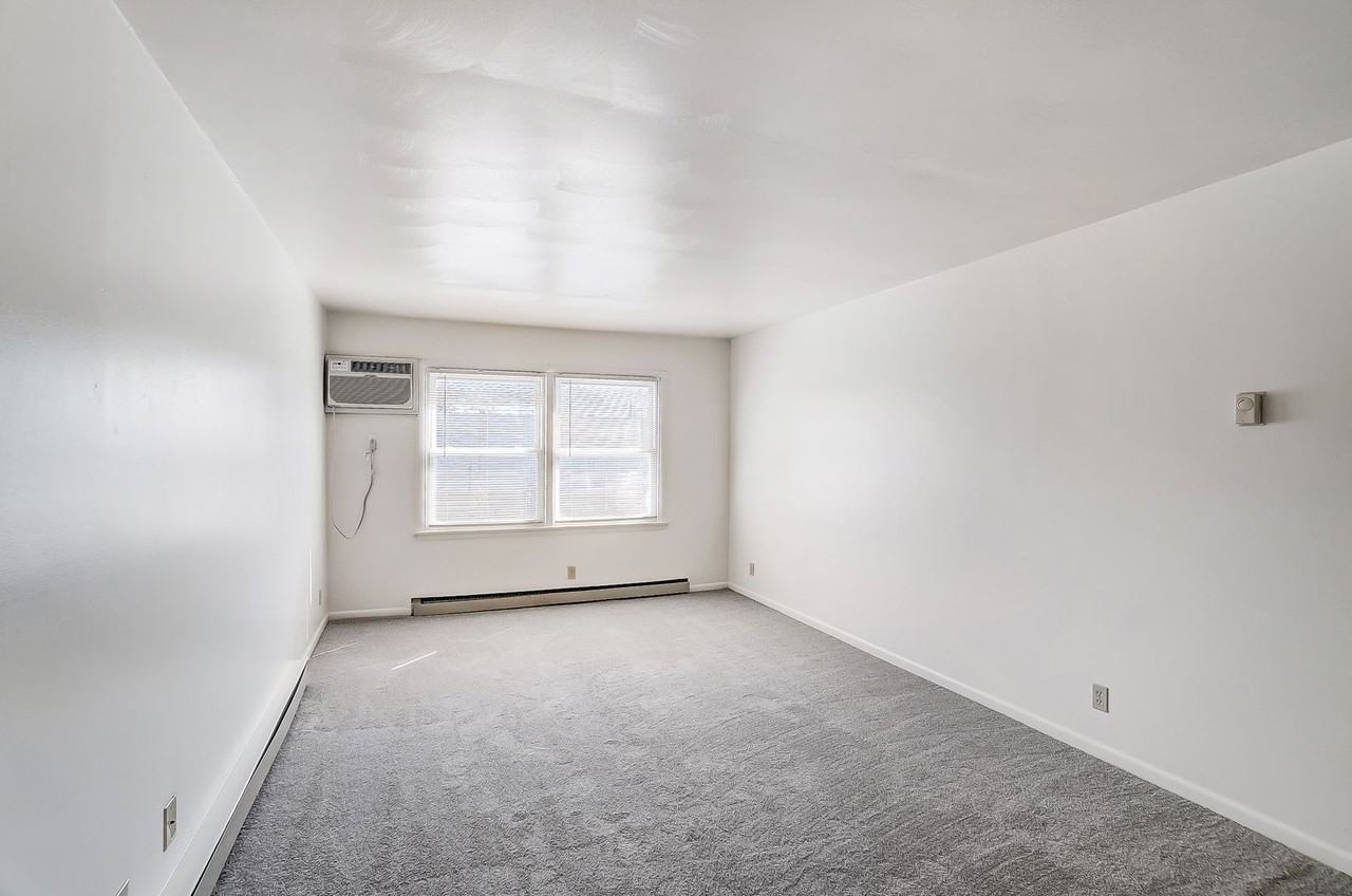 Westmoor Terrace Apartments - Photo 4 of 32