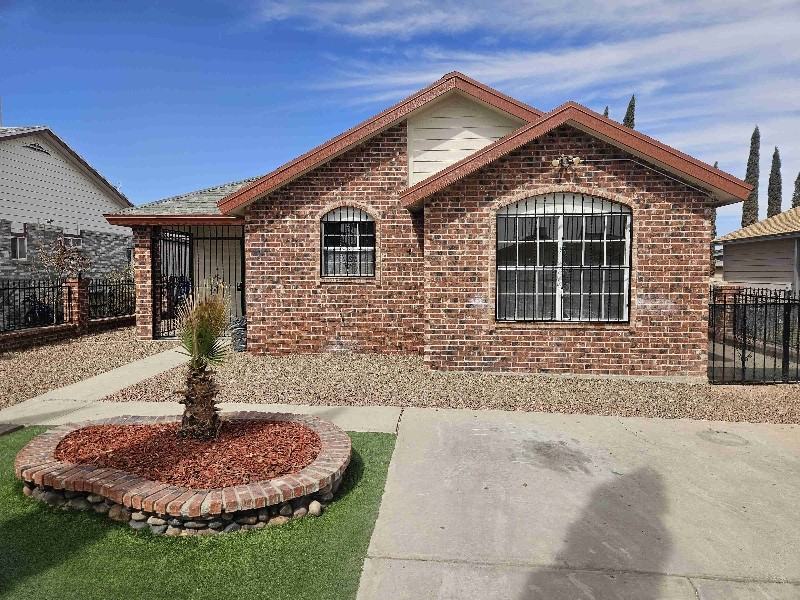 11781 Kingdom Ave - Photo 3 of 6