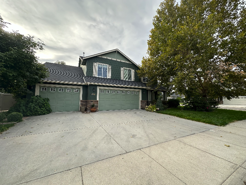 2611 N Wallingford Ave - Photo 2 of 7