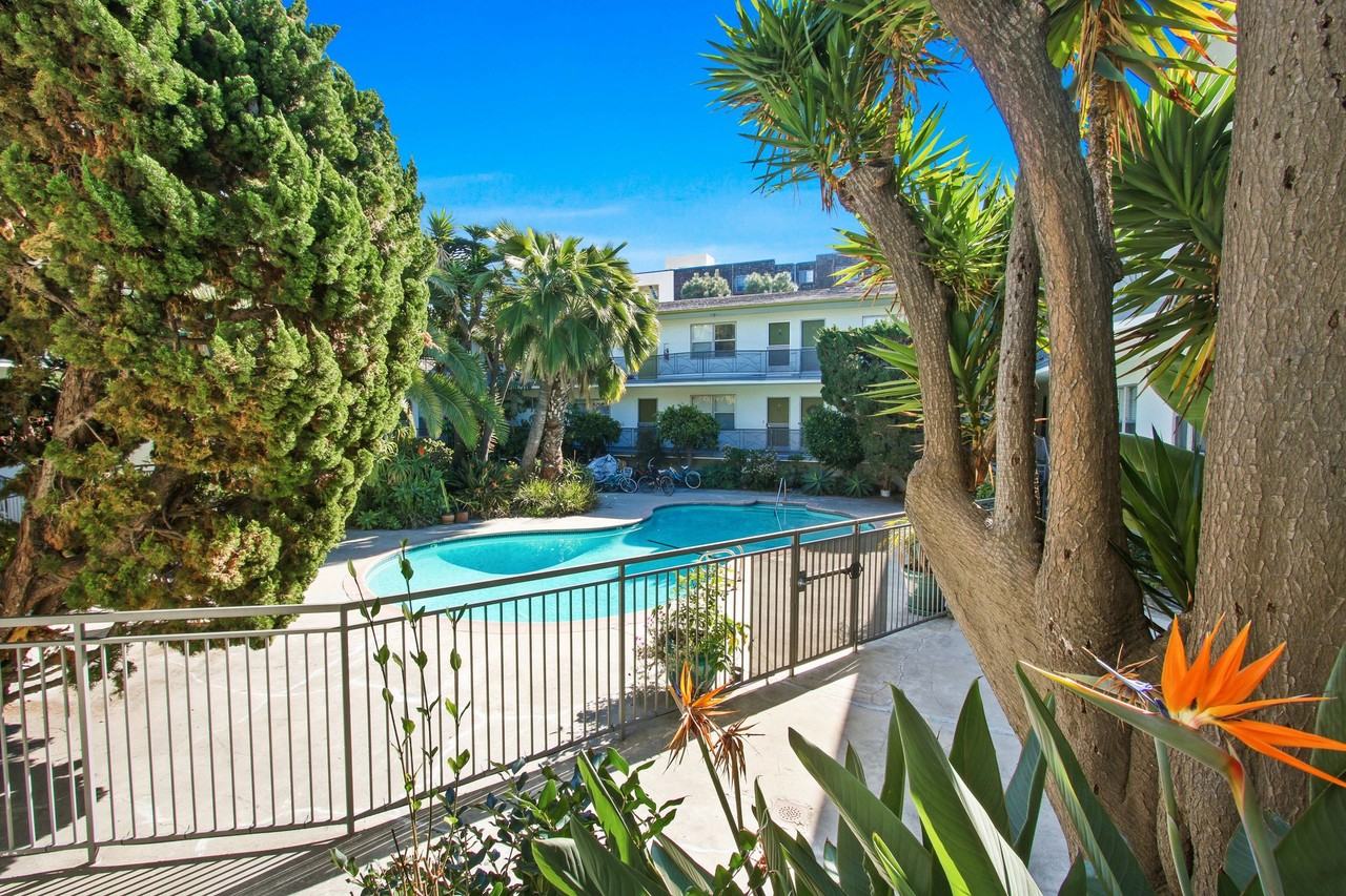 300 California Ave, North of Wilshire, Santa Monica - Photo 3 of 3