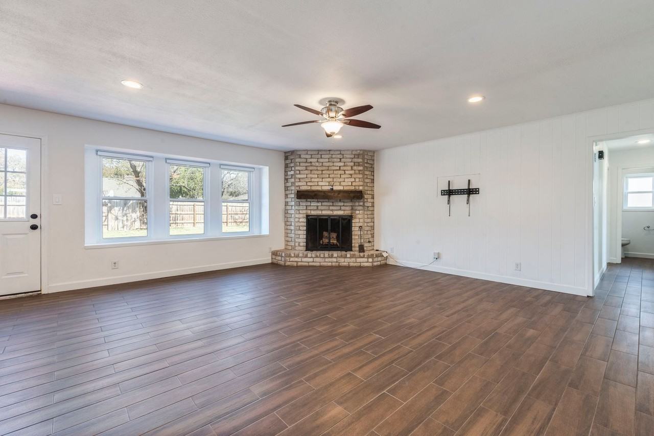 1612 Woodgreen Dr - Photo 2 of 27