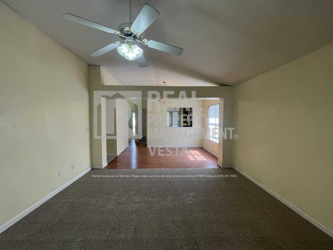 451 Crabapple Pl - Photo 3 of 16