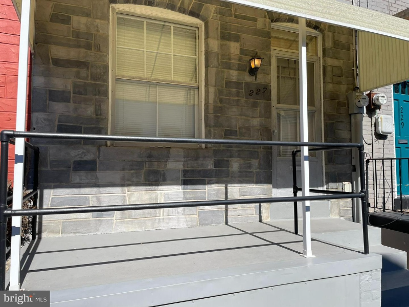 227 E Madison St - Photo 2 of 20