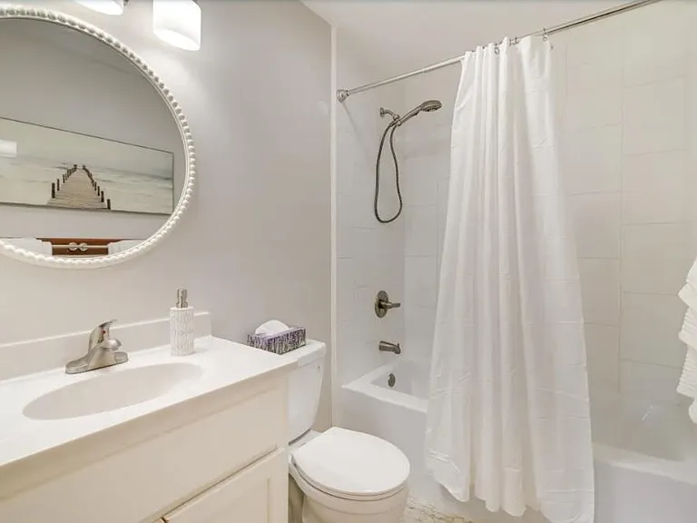 1625 Front St #C - Photo 3 of 12