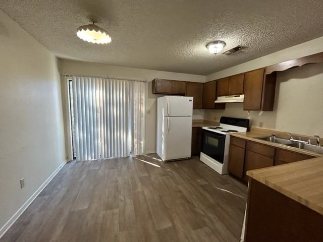 1350 North Constitution Avenue - Photo 2 of 12